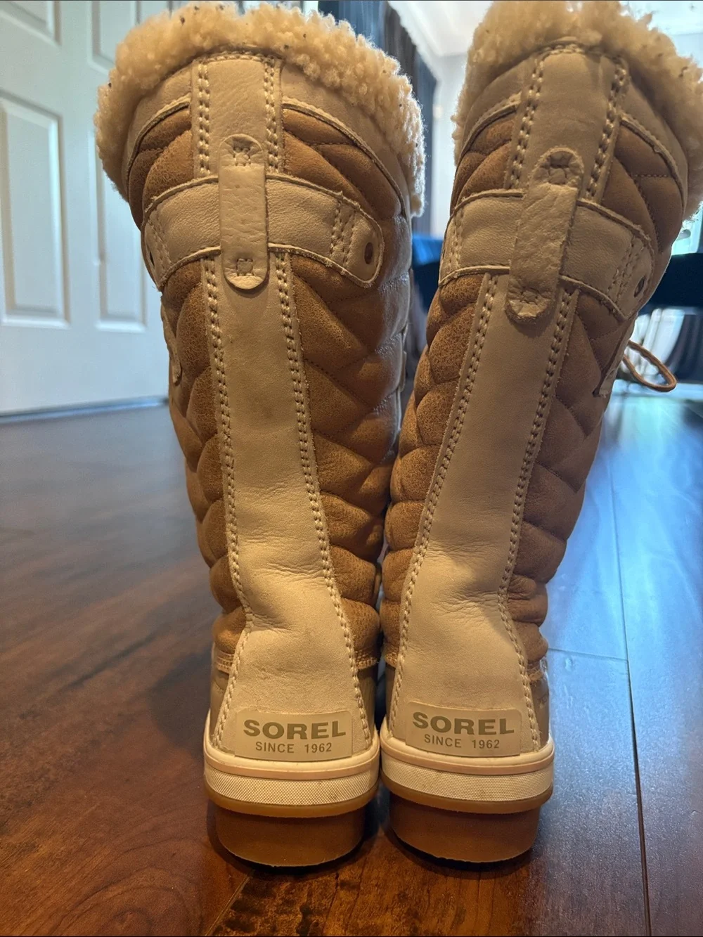Sorel Women's Tan & Cream Insulated Lace-Up Winter Boot